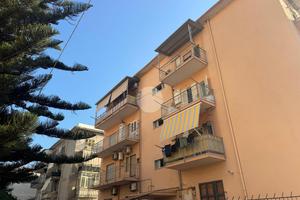 3 LOCALI A CASTELLAMMARE DI STABIA