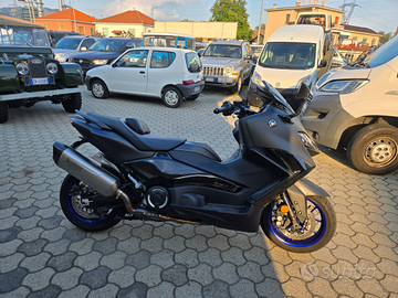 Yamaha tmax 560