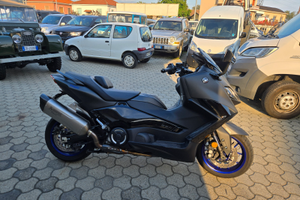 Yamaha tmax 560