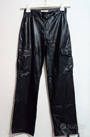 Pantalone cargo in ecopelle Pull&Bear
