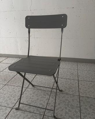 Tavolo e sedie da esterno