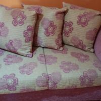 divano tenuto in camera da letto