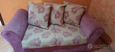 divano tenuto in camera da letto