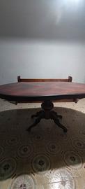Tavolo ovale intarsiaro stile classico  con sedie 