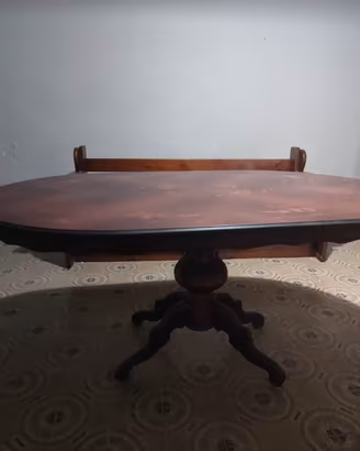 Tavolo ovale intarsiaro stile classico  con sedie 
