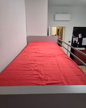 Letto a soppalco con carrello scorrevole