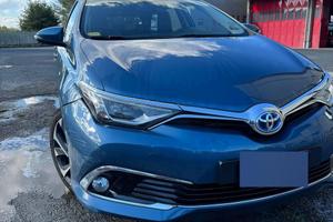 Toyota Auris Hybrid 