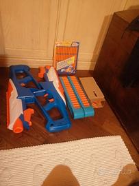 Due fucili Nerf a pompa con 200+ dardi