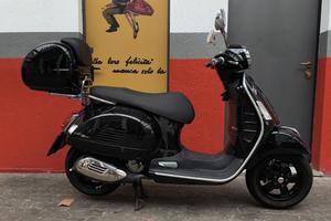 Piaggio Vespa 300 GTS hpe Tech
