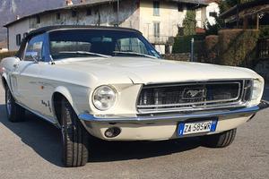 Auto mustang convertiibile