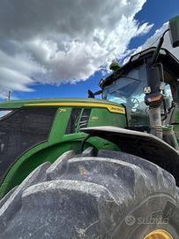 Trattore John Deere 7R350
