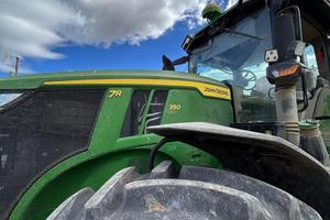 Trattore John Deere 7R350