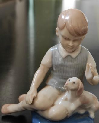 statuina in porcellana 