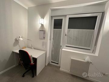 Stanza singola solo ragazza