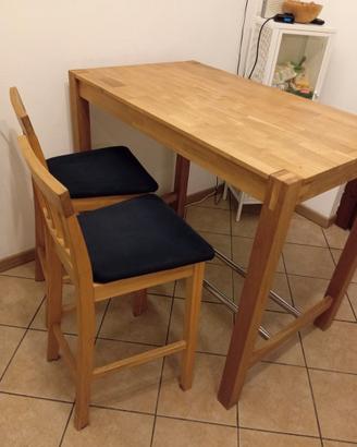 Tavolo bar Jysk con due sgabelli