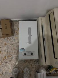 Caldaia  a gas Ariston istantaneo - funzionante