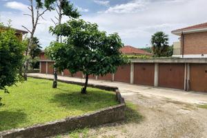 Box auto in cortile interno Valmadonna