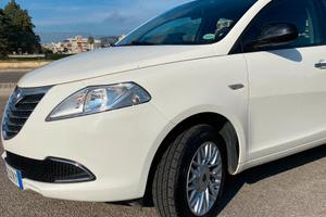 LANCIA Y 0.9 TwinAir 85 CV Benzina - Metano