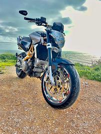 Moto aprilia naked shiver