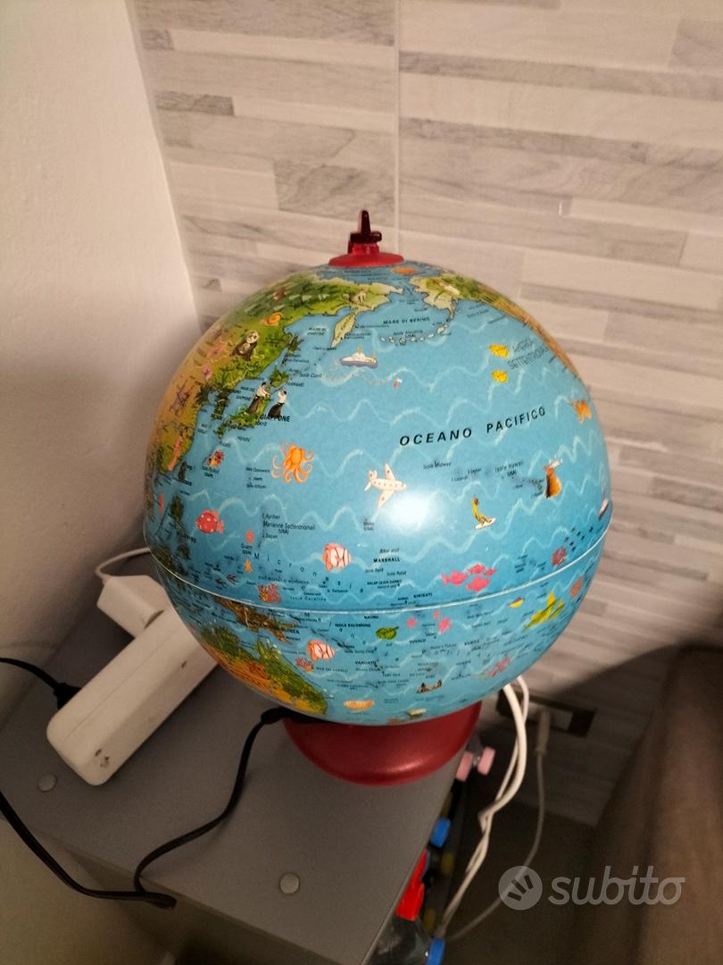 Lampada Mappamondo che si illumina