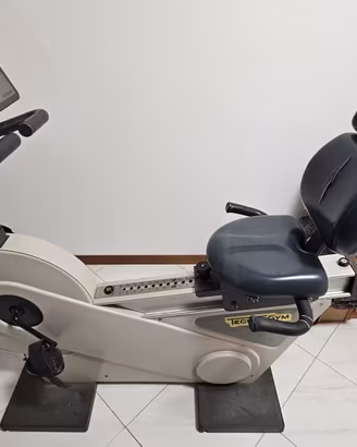 Technogym RECLINE XT  cyclette reclinata