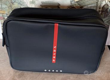 Borsa da toeletta Prada Ocean blu navy 