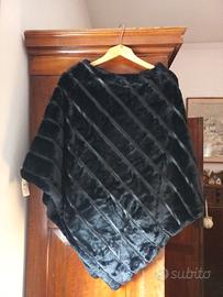 Mantella in eco pelliccia