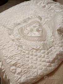 trapunta bianca per letto singolo 
