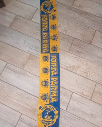 sciarpa da tifoso gialla e blu parma calcio