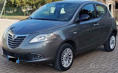 Lancia Ypsilon Ecochic a Metano