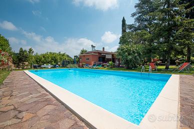 Casa con piscina in campagna a Nettuno (RM)