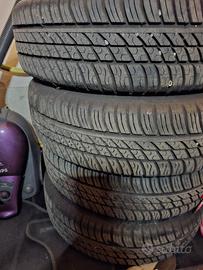 Pneumatici ricoperti 4 stagioni