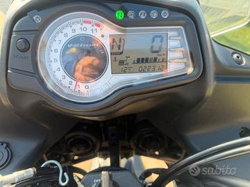 Susuki v-strom 650