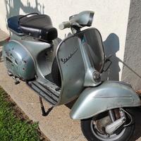 Vespa 150 Sprint conservata da passaggio 