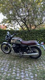 Moto Guzzi V7 III 50° anniversario Limited Edition