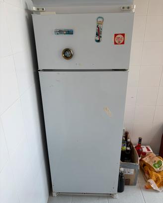 Tavolo e frorifero