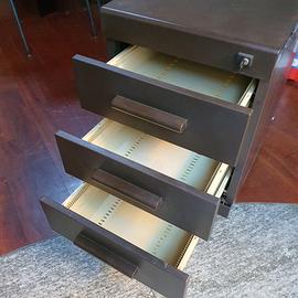 Cassettiera scrivania con ruote