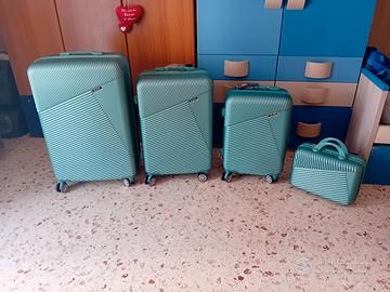 Set  di valigie 