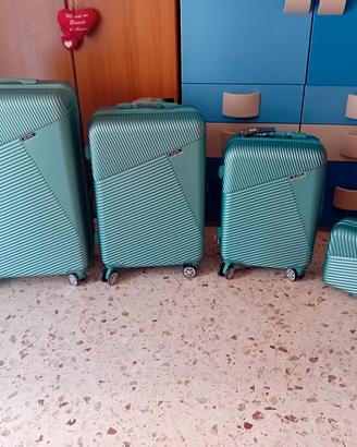 Set  di valigie 