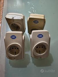 4 adattatori surge protector  16 A  3680 watt