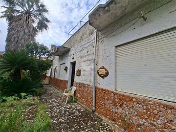 Villa da ristrutturare