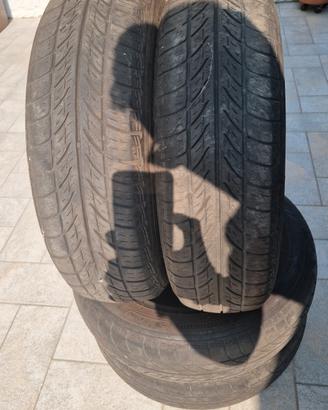 4 gomme 155/65 r14 75T
