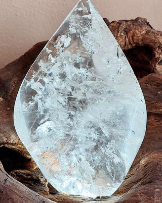 Goccia di quarzo ialino