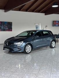 Renault Megane Mégane Blue dCi 115 CV EDC Techno
