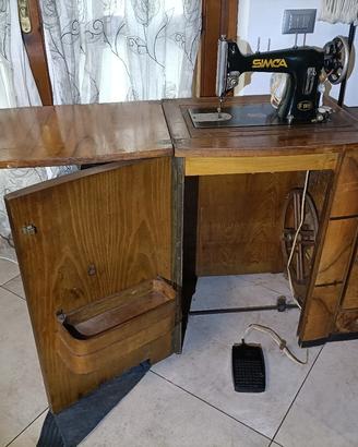 Macchina da Cucire Vintage SIMCA F110 con Mobile
