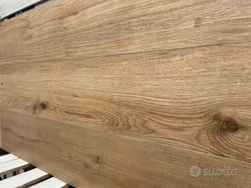 Piastrelle in gres porcellanato effetto legno