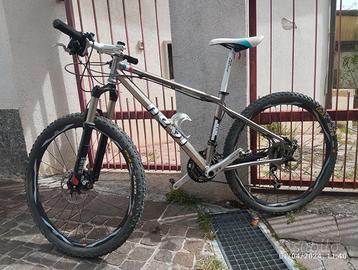 MTB NEVI IN TITANIO