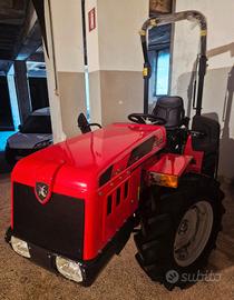 trattore frutteto Carraro 3200