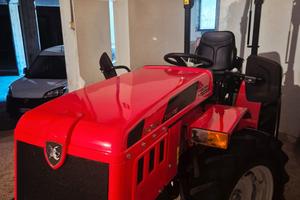 trattore frutteto Carraro 3200
