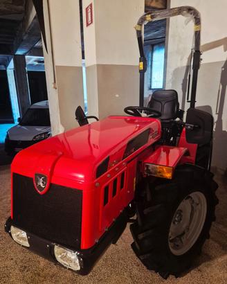trattore frutteto Carraro 3200